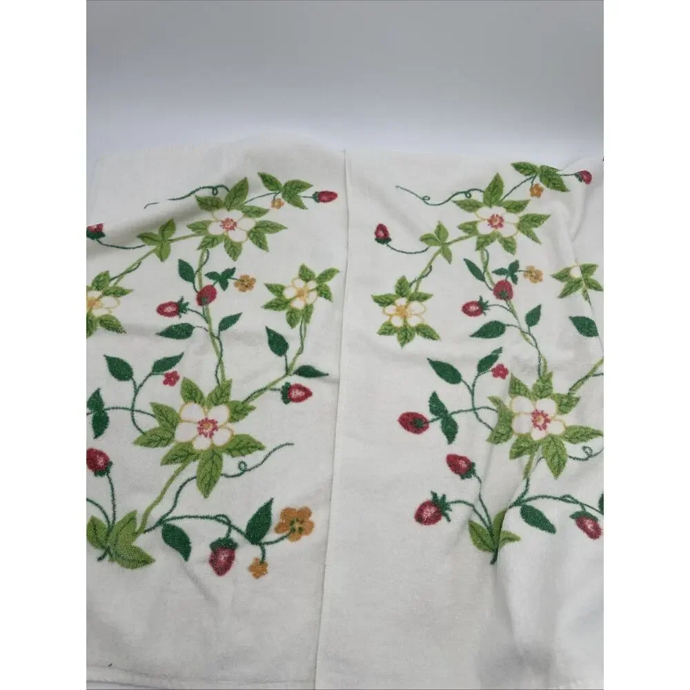 Set Of 3 Vintage Utica fine Arts JP Stevens 1 Bath And 2Hand Towels Strawberries